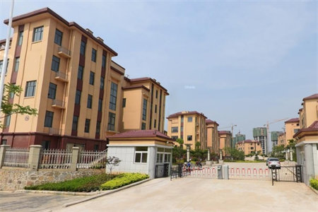 人和天地好楼层2室2厅1卫万精装修出售